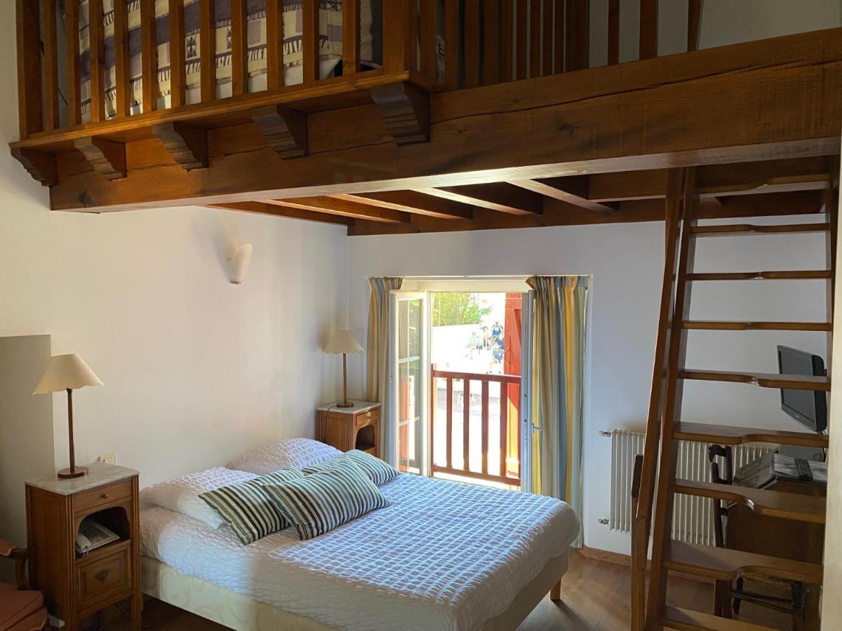 Auberge Chez Tante Ursule Cambo-les-Bains Exteriér fotografie