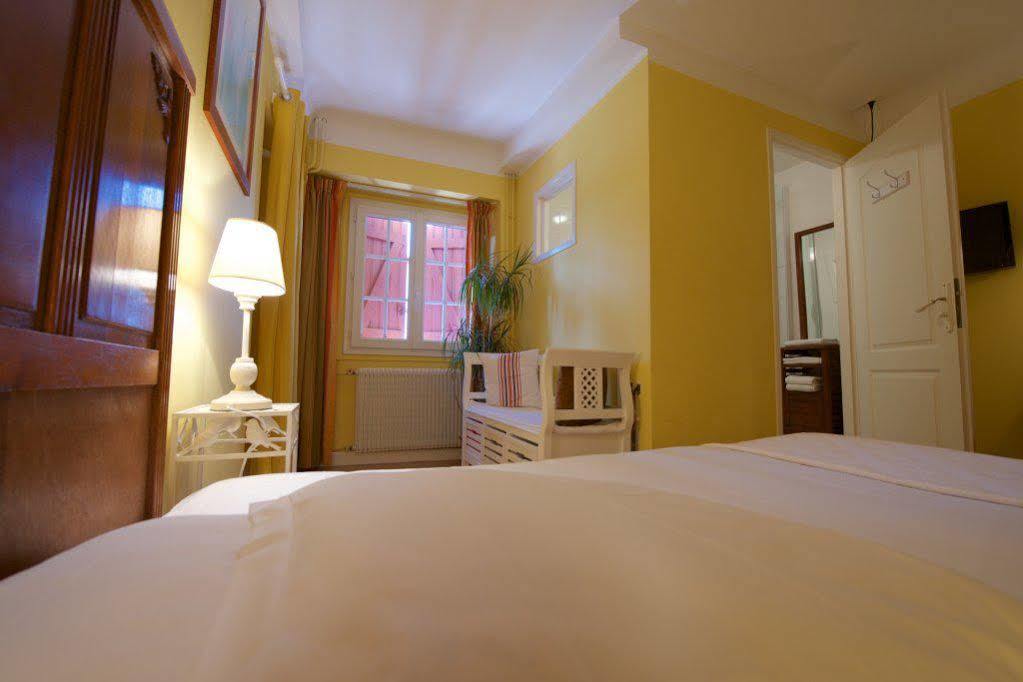 Auberge Chez Tante Ursule Cambo-les-Bains Exteriér fotografie