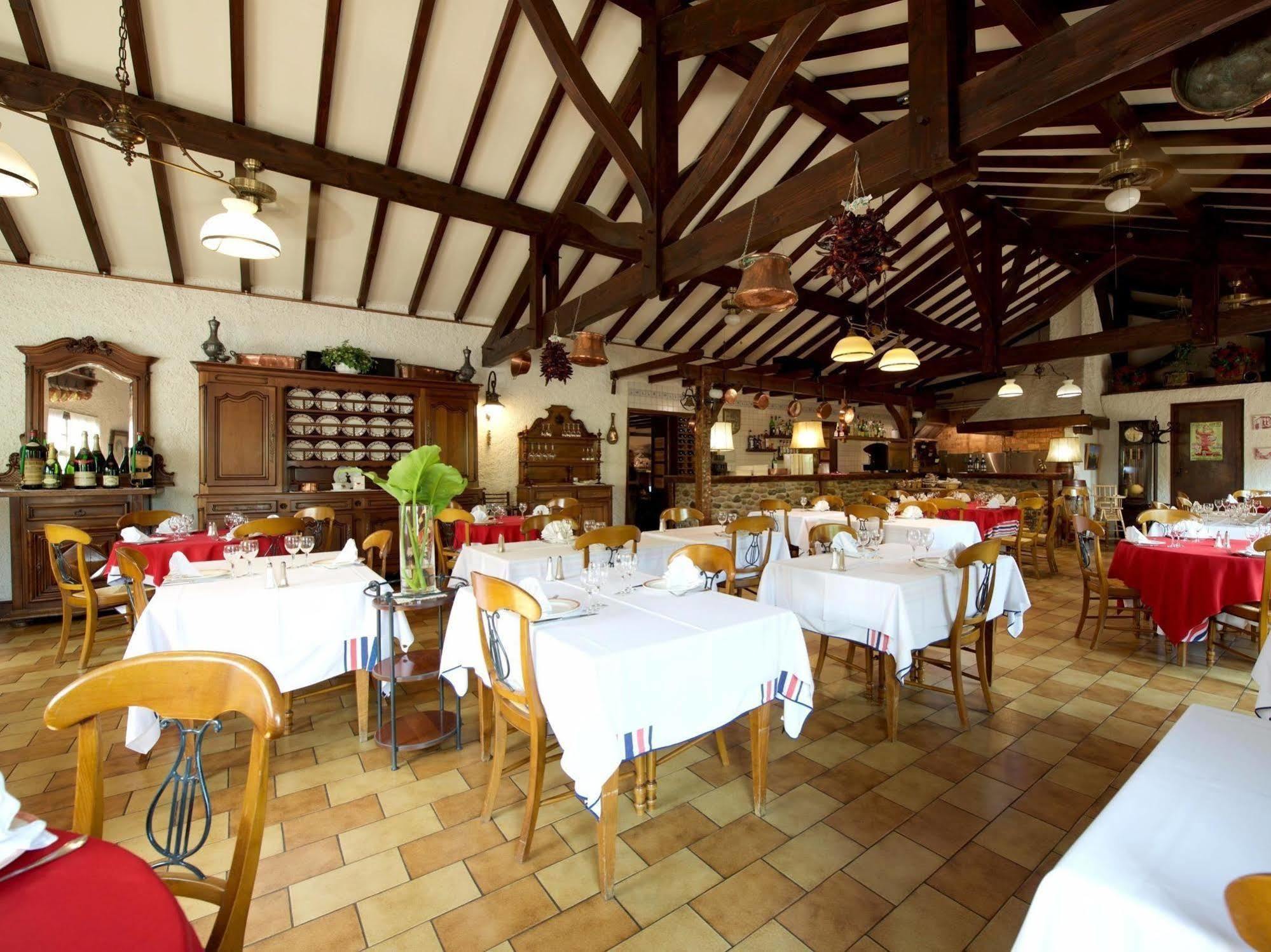 Auberge Chez Tante Ursule Cambo-les-Bains Exteriér fotografie