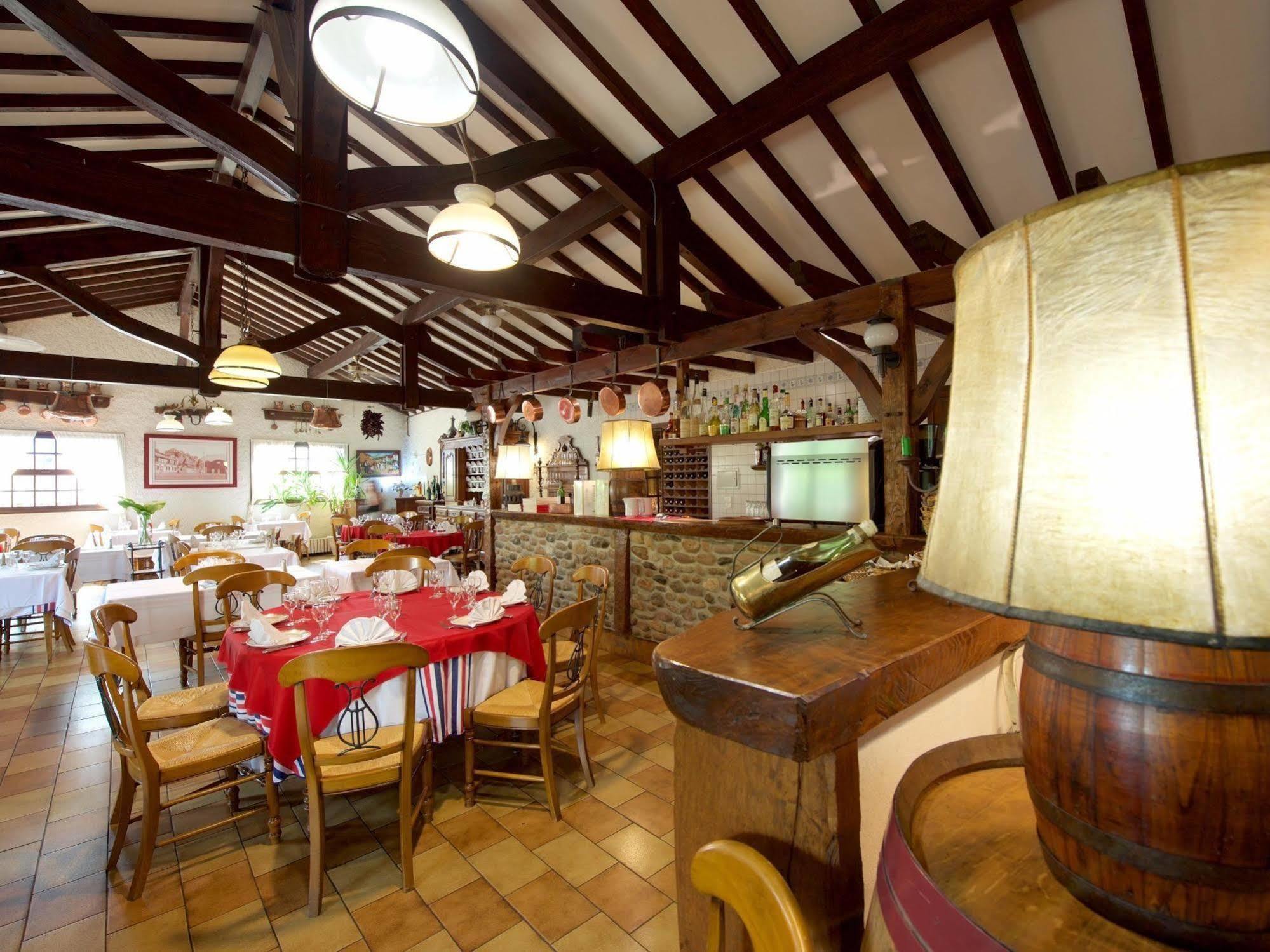 Auberge Chez Tante Ursule Cambo-les-Bains Exteriér fotografie