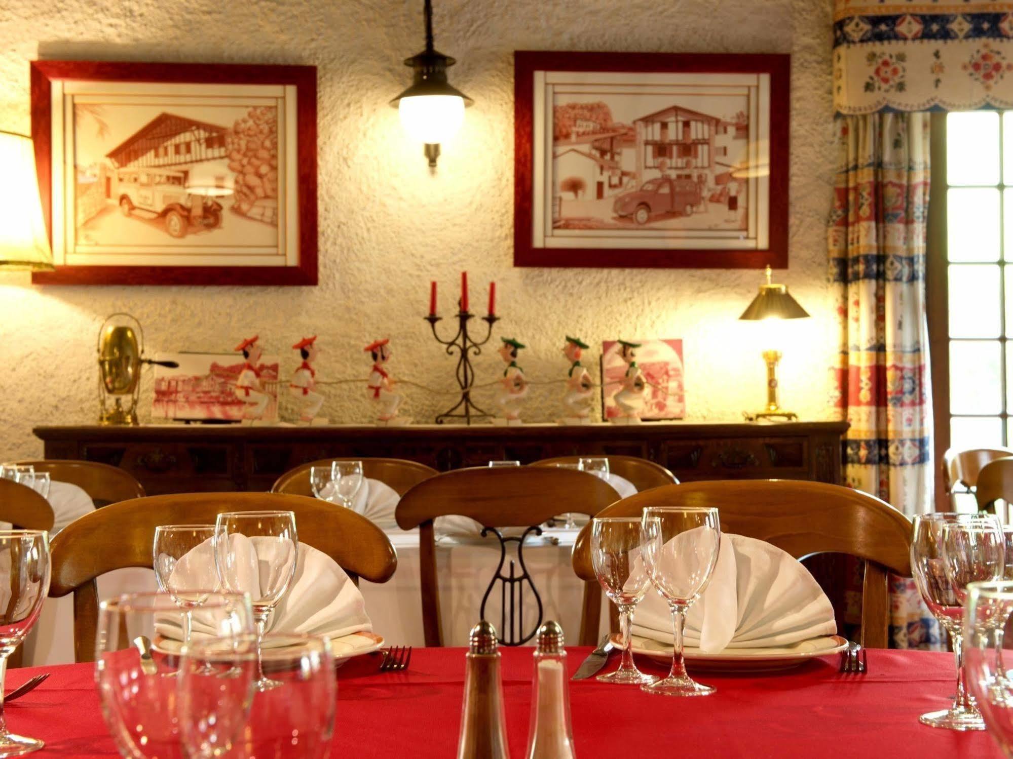 Auberge Chez Tante Ursule Cambo-les-Bains Exteriér fotografie