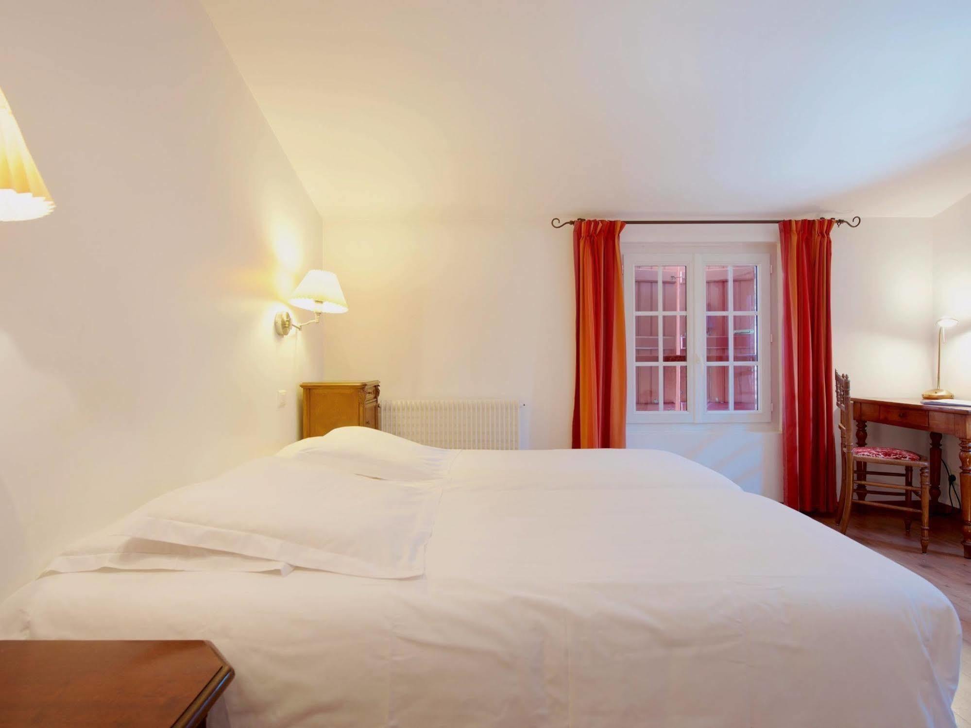 Auberge Chez Tante Ursule Cambo-les-Bains Exteriér fotografie