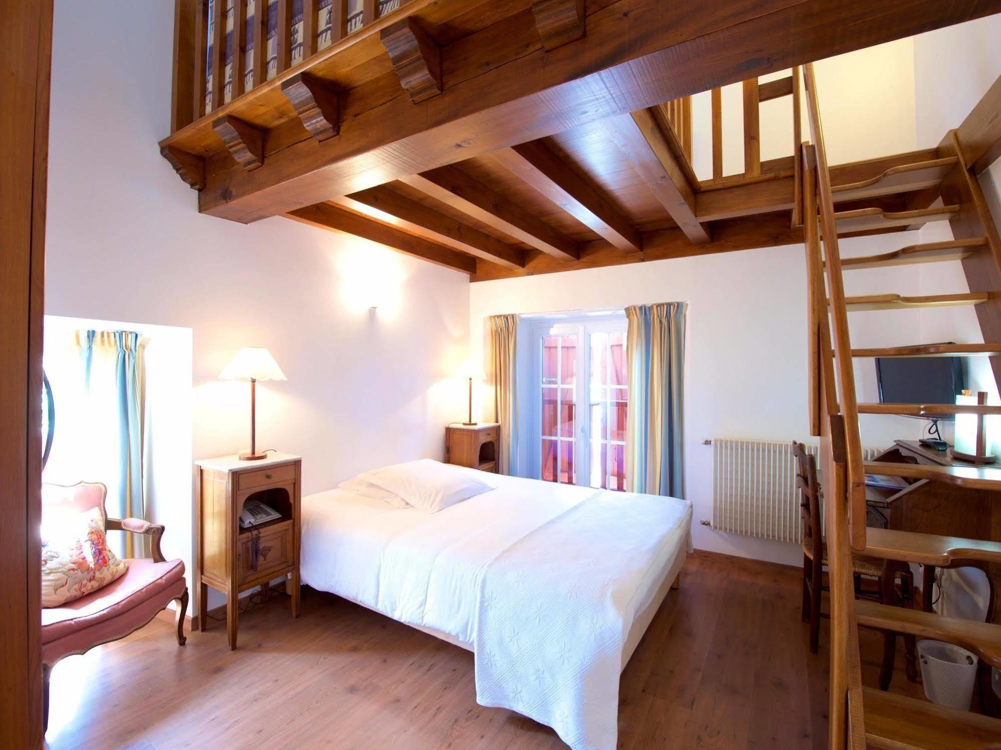 Auberge Chez Tante Ursule Cambo-les-Bains Exteriér fotografie