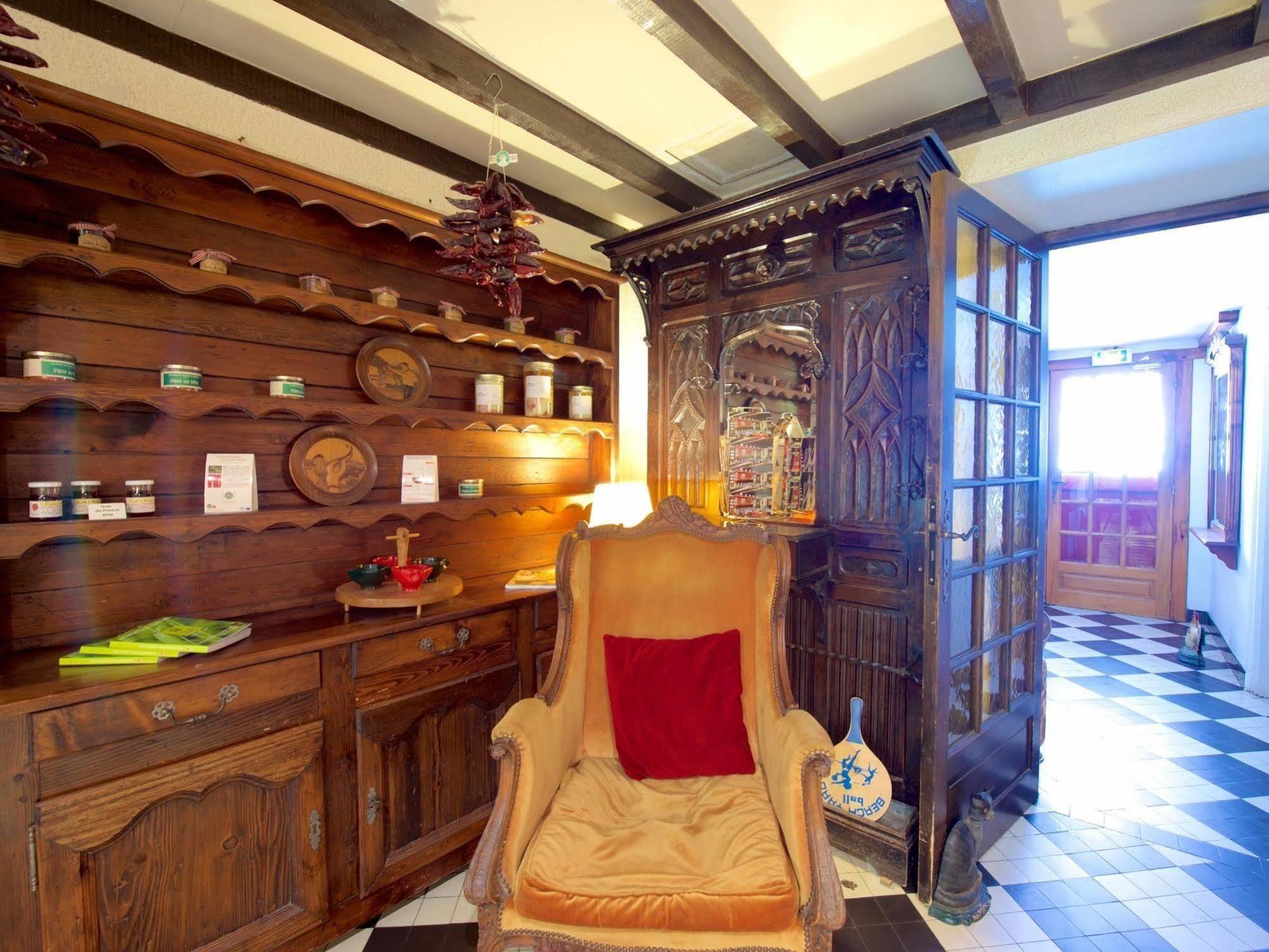 Auberge Chez Tante Ursule Cambo-les-Bains Exteriér fotografie
