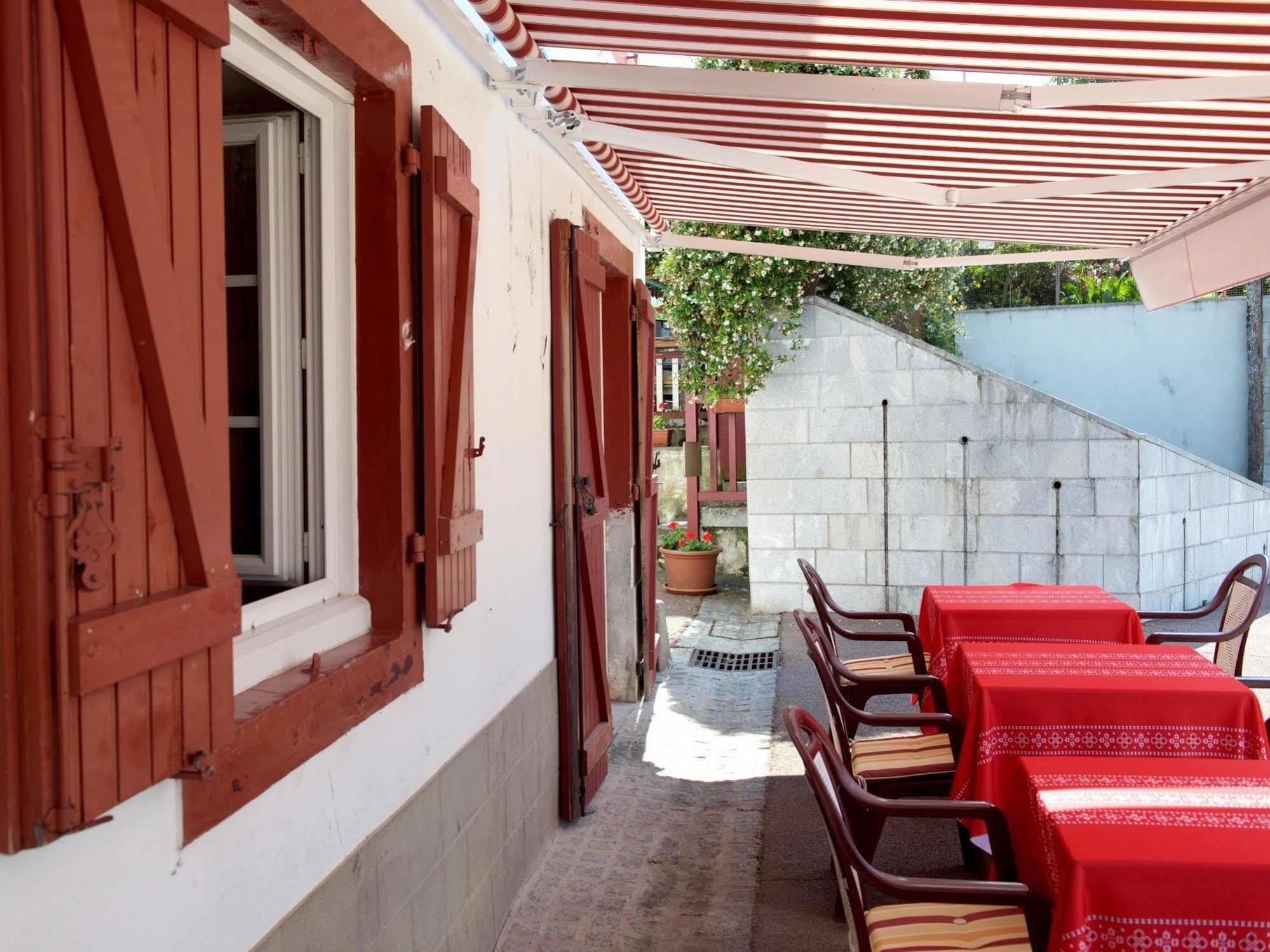 Auberge Chez Tante Ursule Cambo-les-Bains Exteriér fotografie